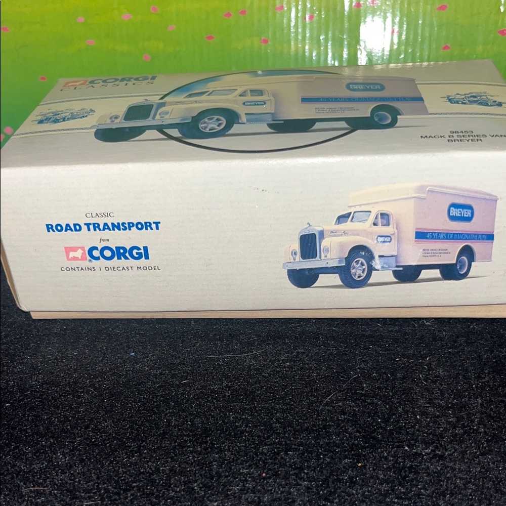 Breyer Corgi Classics Yellow and Blue Mack B Series Van - Picture 8 of 8